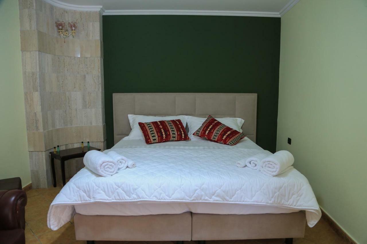 Krujë Kaloshi Villa מראה חיצוני תמונה